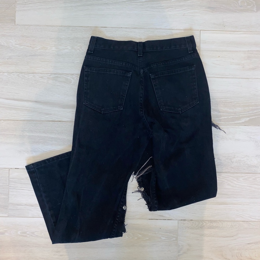 Black Ripped Jeans With Small Chains